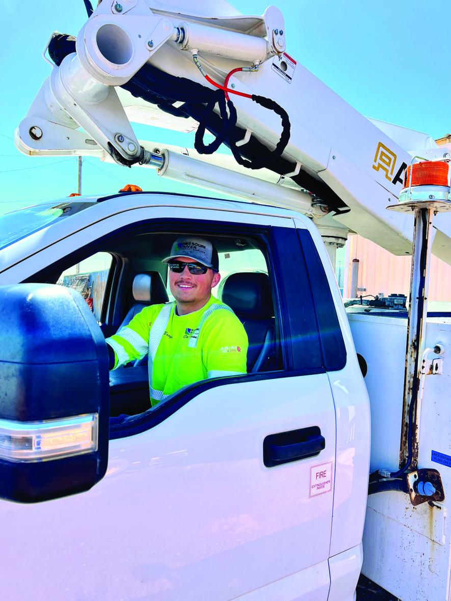 Luverne’s Braydon Ripka, 21, is working this week in Window Rock, Arizona, with a team of volunteers through MRES for the 2025 Light Up the Navajo Nation initiative. Shared Image