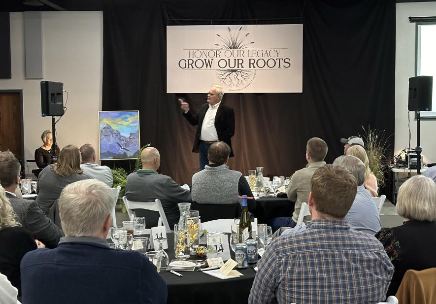 Jeff Gould, “America’s Storyteller,” was the featured speaker at Saturday night’s 40th anniversary celebration of the Luverne Area Community Foundation at Big Top Tents and Events in Luverne. He pointed out that Rock County is the cornerstone of the state of Minnesota, and said the geographical truth speaks to the communities and people of Rock County. “The town of Luverne is the epitome of a successful small town in America,” he said at the start of the evening. Lori Sorenson/Rock County Star Herald Photo