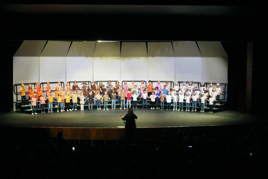 Kindergartners sing “We Had a Pet Show.” Mavis Fodness/Rock County Star Herald Photo
