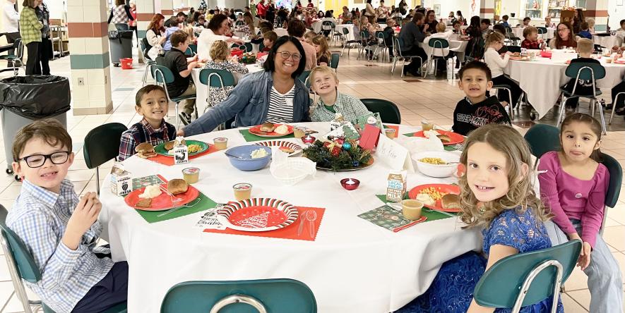 Enjoying lunch together are (from left) are Teddy Paquette, Daxton Mann, Candace Foote, Logan Foote, Oliver Garcia Gonzalez, Esther Gutierrez-Olmedo and Aria Walker. Shared image