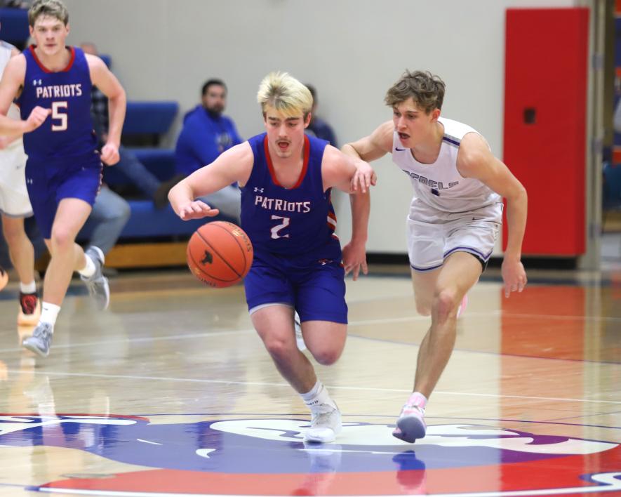 H-BC senior Sawyer Bosch chases down a loose ball against Murray County Central. H-BC beat the Rebels 70-68 at home Tuesday, Feb. 4. Greg Hoogeveen/Rock County Star Herald Photo