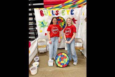 Rylee Kurtz and Trinley Vanderburg. Heather Johnson/Rock County Star Herald Photo